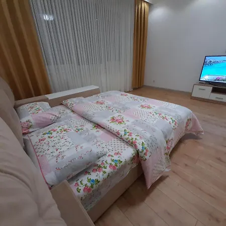 Daire Luxury In The Center With A Terrace Mukaçeve